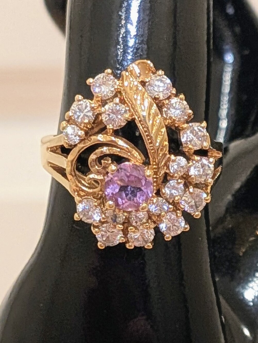 EUC 70s Lind 8 Gold Plated Feather Cocktail Ring with Simulated Stones